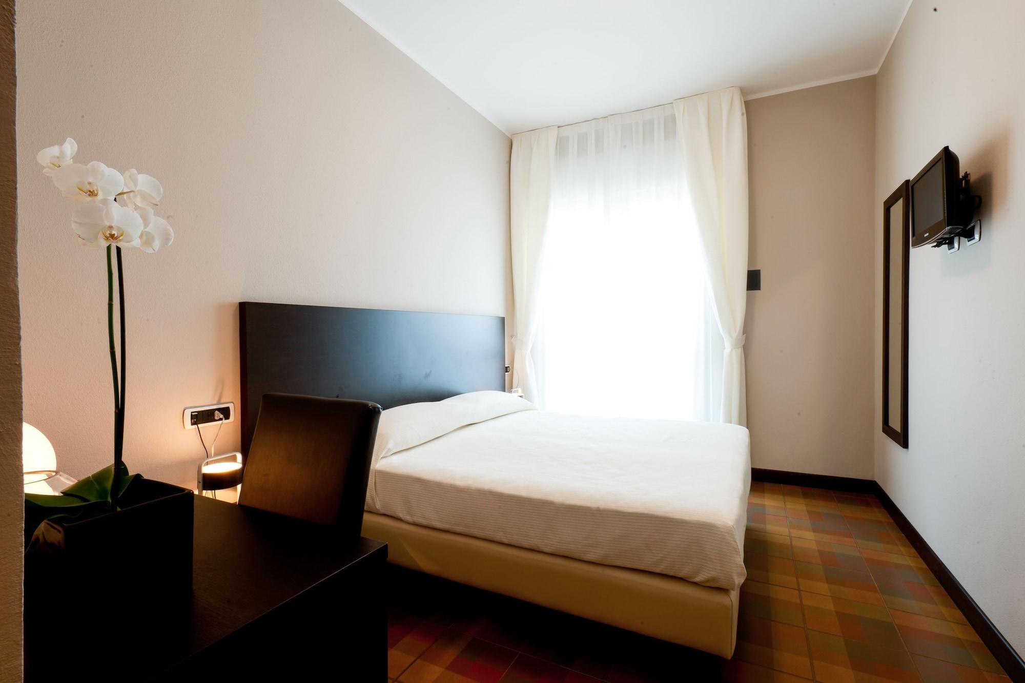 Hotel Kent Milano Marittima Exteriör bild