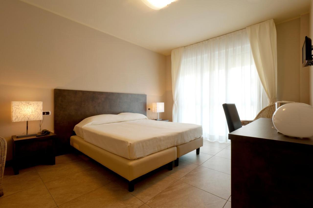 Hotel Kent Milano Marittima Exteriör bild