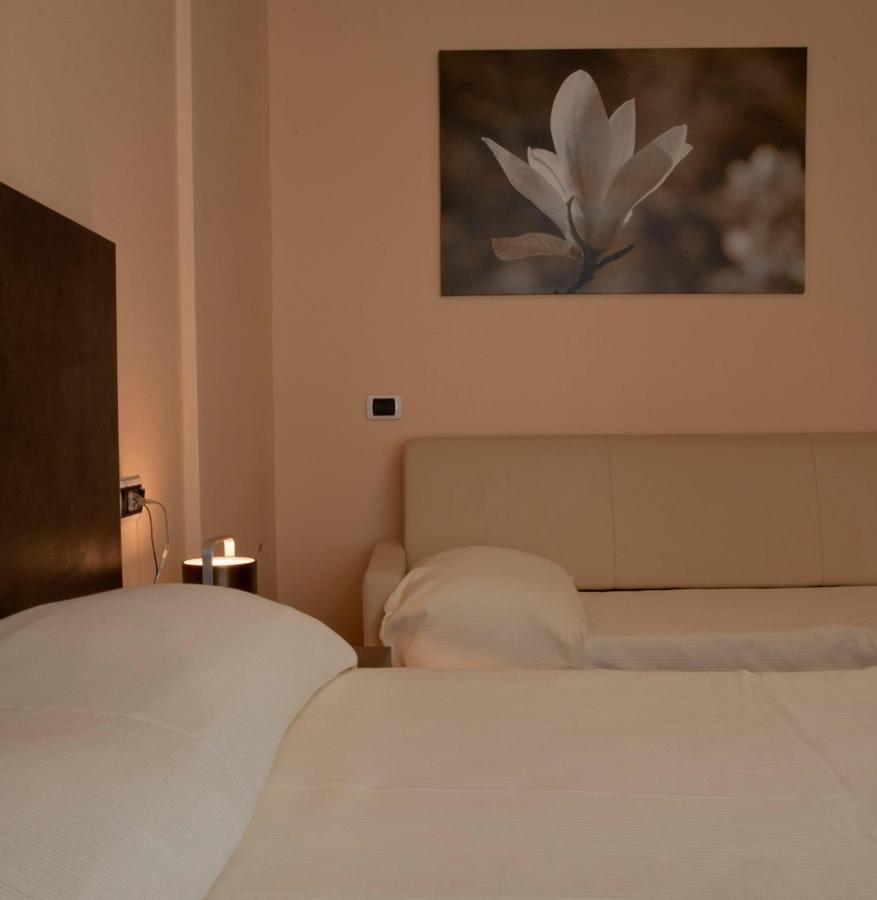Hotel Kent Milano Marittima Exteriör bild