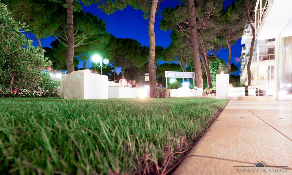 Hotel Kent Milano Marittima Exteriör bild